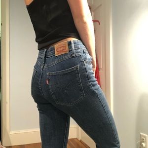 Levi’s 721 high rise skinny!
